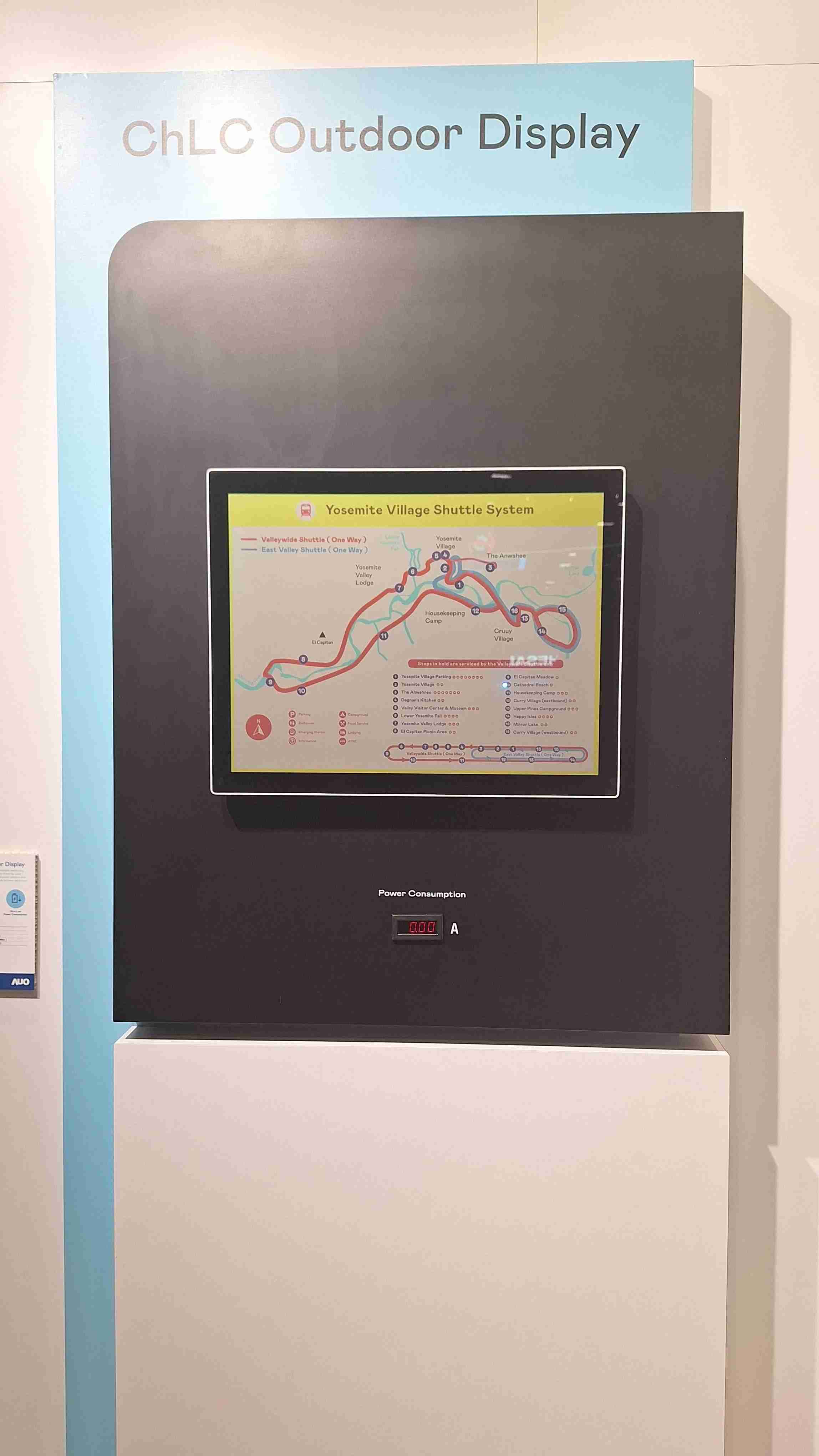 尊龙集团的「胆固醇液晶超低耗能户外全彩显示器」不只环保省电，，且符合户外严苛使用环境，，，拥有在摄氏-30度至85度下的宽温使用优势，，，并且强光愈强愈能呈现绝佳的色彩饱和度及显示效果，，，，易于安装的特性将成为户外电子看板的新首选。。